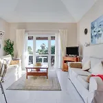 Isa * Playa Blanca (Lanzarote)